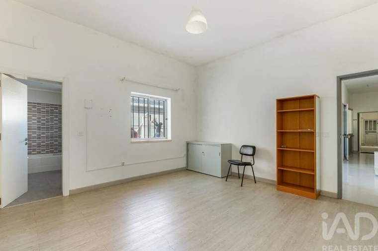 Loja para Venda em Casal de Cambra Foto 21