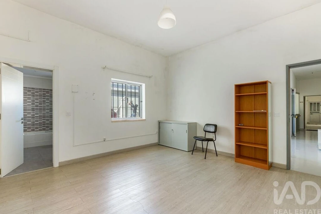 Loja para Venda em Casal de Cambra Foto 21