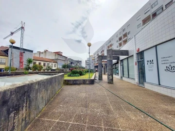 Loja para Arrendamento em Braga (Maximinos, Sé e Cividade)