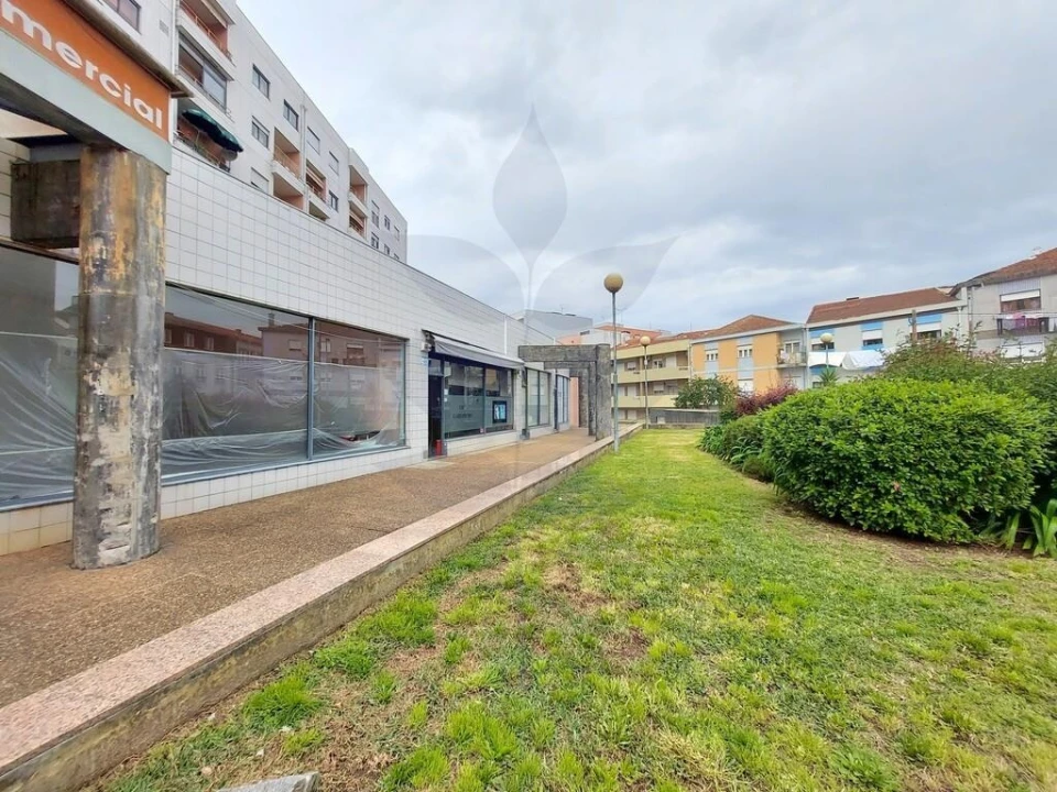 Loja para Arrendamento em Braga (Maximinos, Sé e Cividade) Foto 21