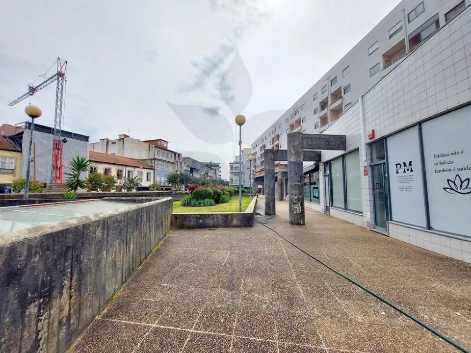 Loja para Arrendamento em Braga (Maximinos, Sé e Cividade) Foto 18