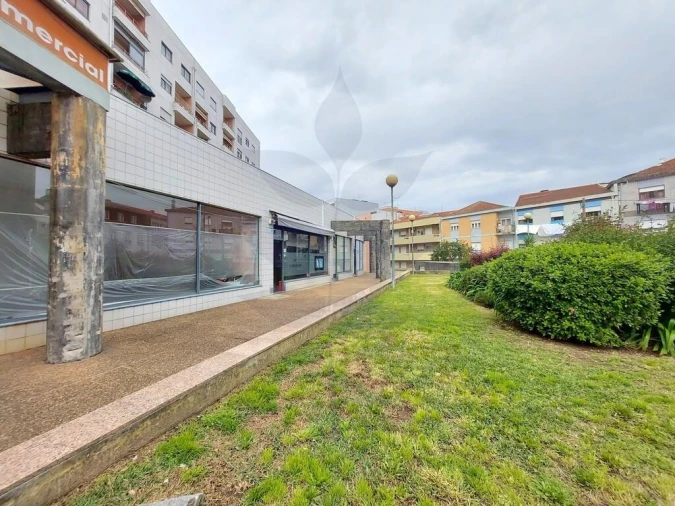 Loja para Arrendamento em Braga (Maximinos, Sé e Cividade) Foto 21