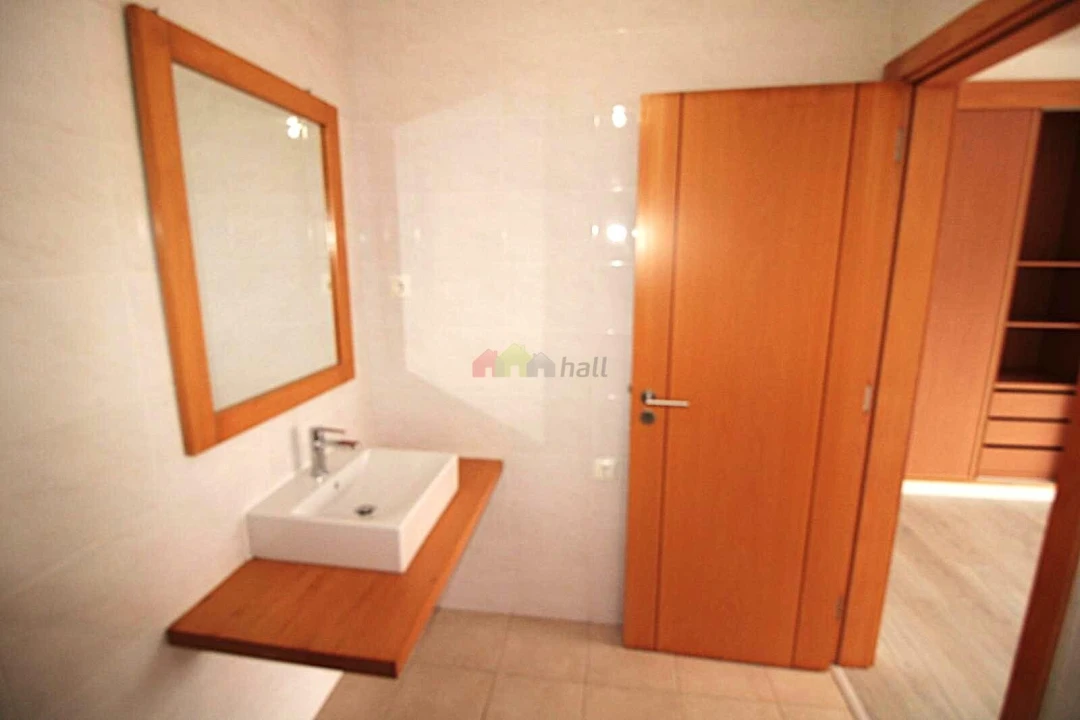 Moradia T5 para Venda em Laranjeiro e Feijó Foto 25
