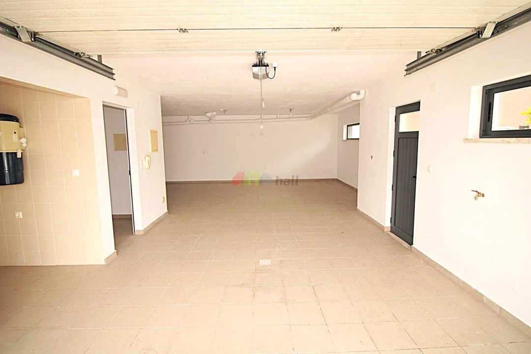Moradia T5 para Venda em Laranjeiro e Feijó Foto 34