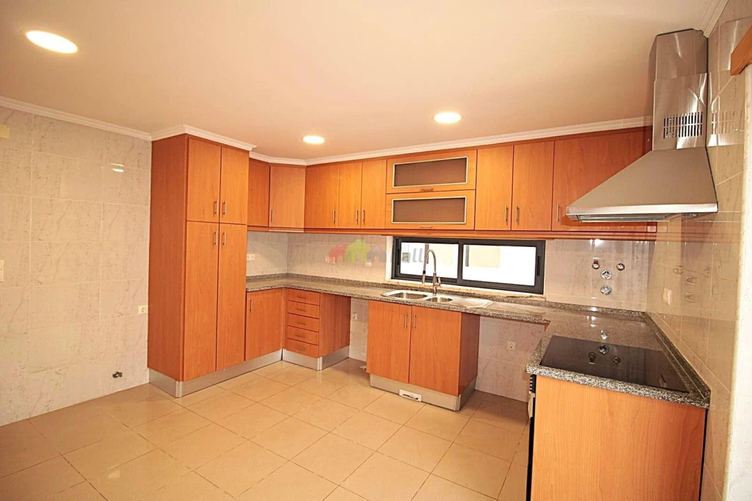 Moradia T5 para Venda em Laranjeiro e Feijó Foto 13