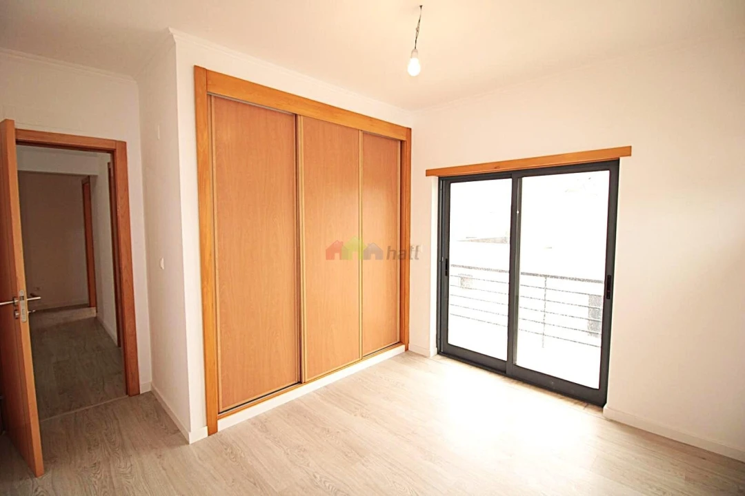 Moradia T5 para Venda em Laranjeiro e Feijó Foto 30