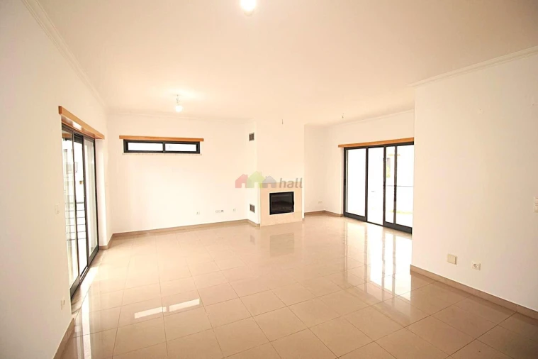Moradia T5 para Venda em Laranjeiro e Feijó Foto 11