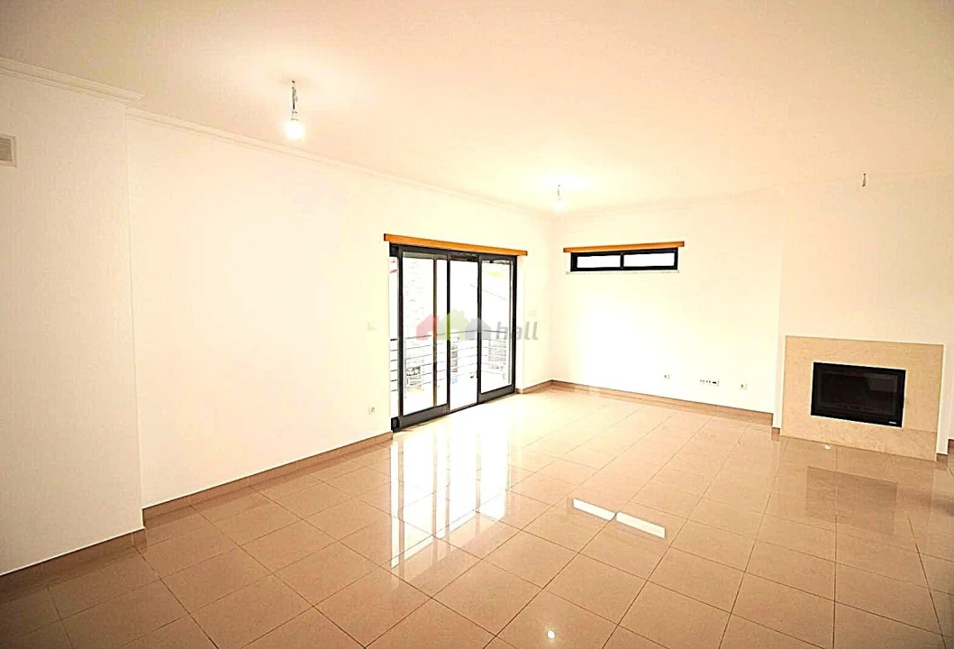 Moradia T5 para Venda em Laranjeiro e Feijó Foto 9