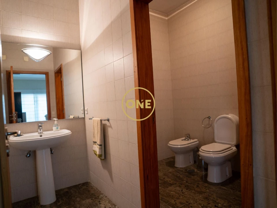 Moradia T4 para Venda em Creixomil e Mariz Foto 10