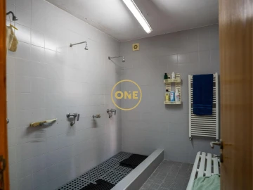 Moradia T4 para Venda em Creixomil e Mariz