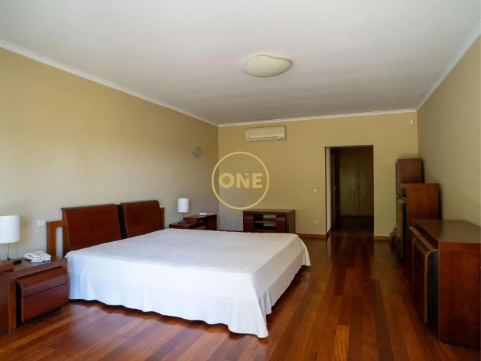 Moradia T4 para Venda em Creixomil e Mariz Foto 3