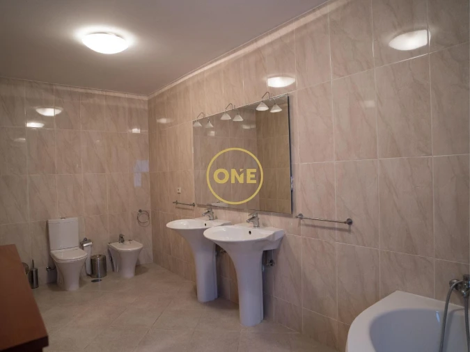 Moradia T4 para Venda em Creixomil e Mariz Foto 4