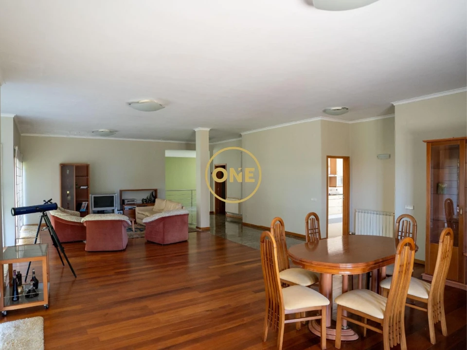 Moradia T4 para Venda em Creixomil e Mariz Foto 9