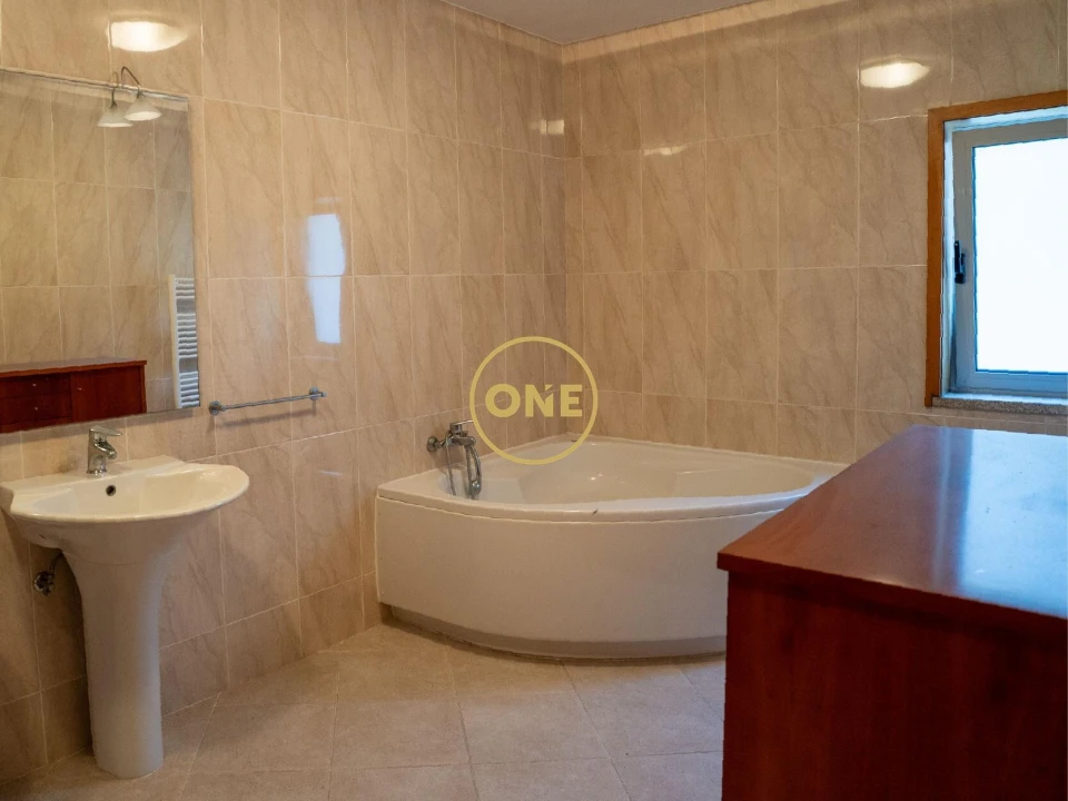 Moradia T4 para Venda em Creixomil e Mariz Foto 5