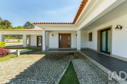 Moradia T5 para Venda em Figueiró (Santiago e Santa Cristina)