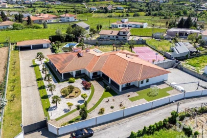 Moradia T5 para Venda em Figueiró (Santiago e Santa Cristina)