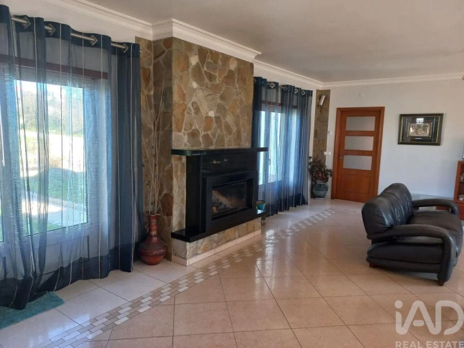 Moradia T4 para Venda em Arrabal Foto 5