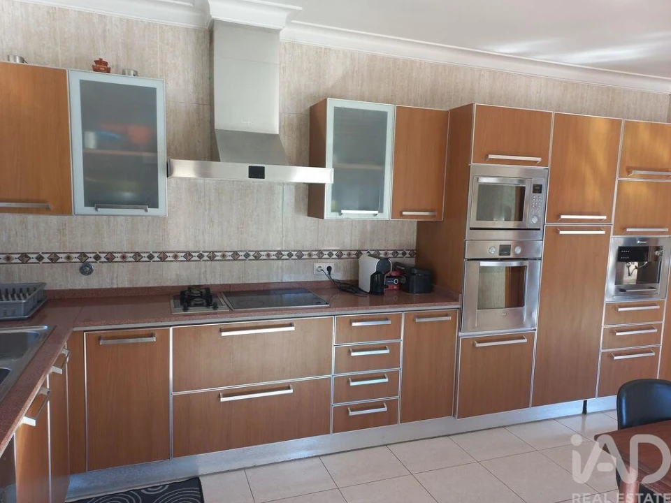 Moradia T4 para Venda em Arrabal Foto 9