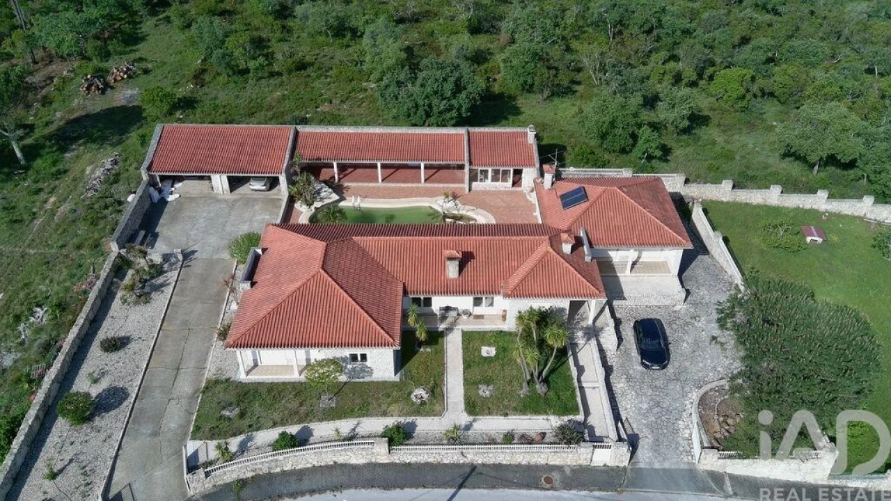 Moradia T4 para Venda em Arrabal Foto 1