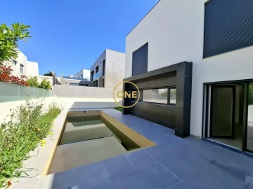 Moradia T5 para Venda em Ponte do Rol