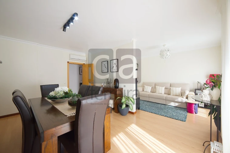 Apartamento T2 para Venda em Almeirim Foto 14