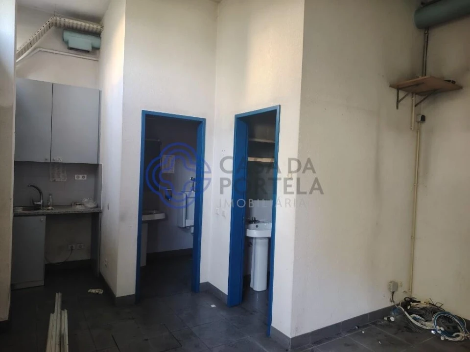 Loja para Venda em Areias, Sequeirô, Lama e Palmeira Foto 15