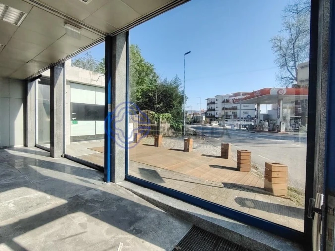 Loja para Venda em Areias, Sequeirô, Lama e Palmeira Foto 6