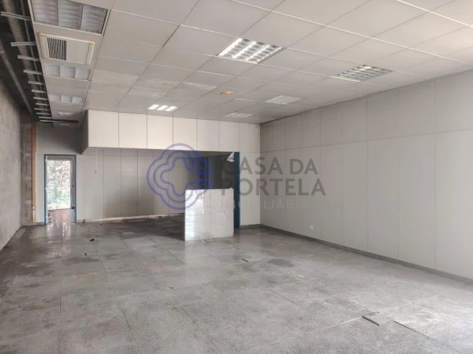 Loja para Venda em Areias, Sequeirô, Lama e Palmeira Foto 12