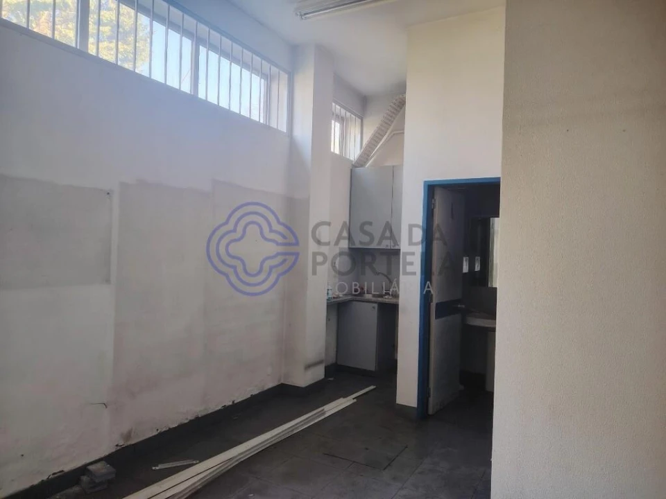 Loja para Venda em Areias, Sequeirô, Lama e Palmeira Foto 14