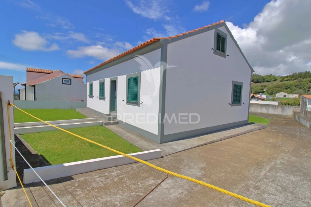 Moradia T3 para Venda em Angra (Nossa Senhora da Conceição) Foto 4