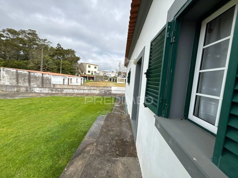 Moradia T3 para Venda em Angra (Nossa Senhora da Conceição) Foto 2