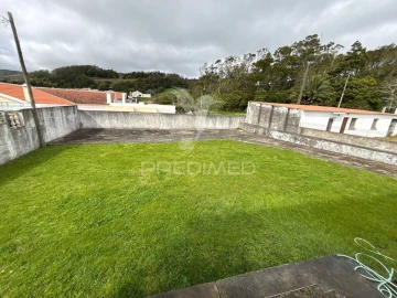 Moradia T3 para Venda em Angra (Nossa Senhora da Conceição)