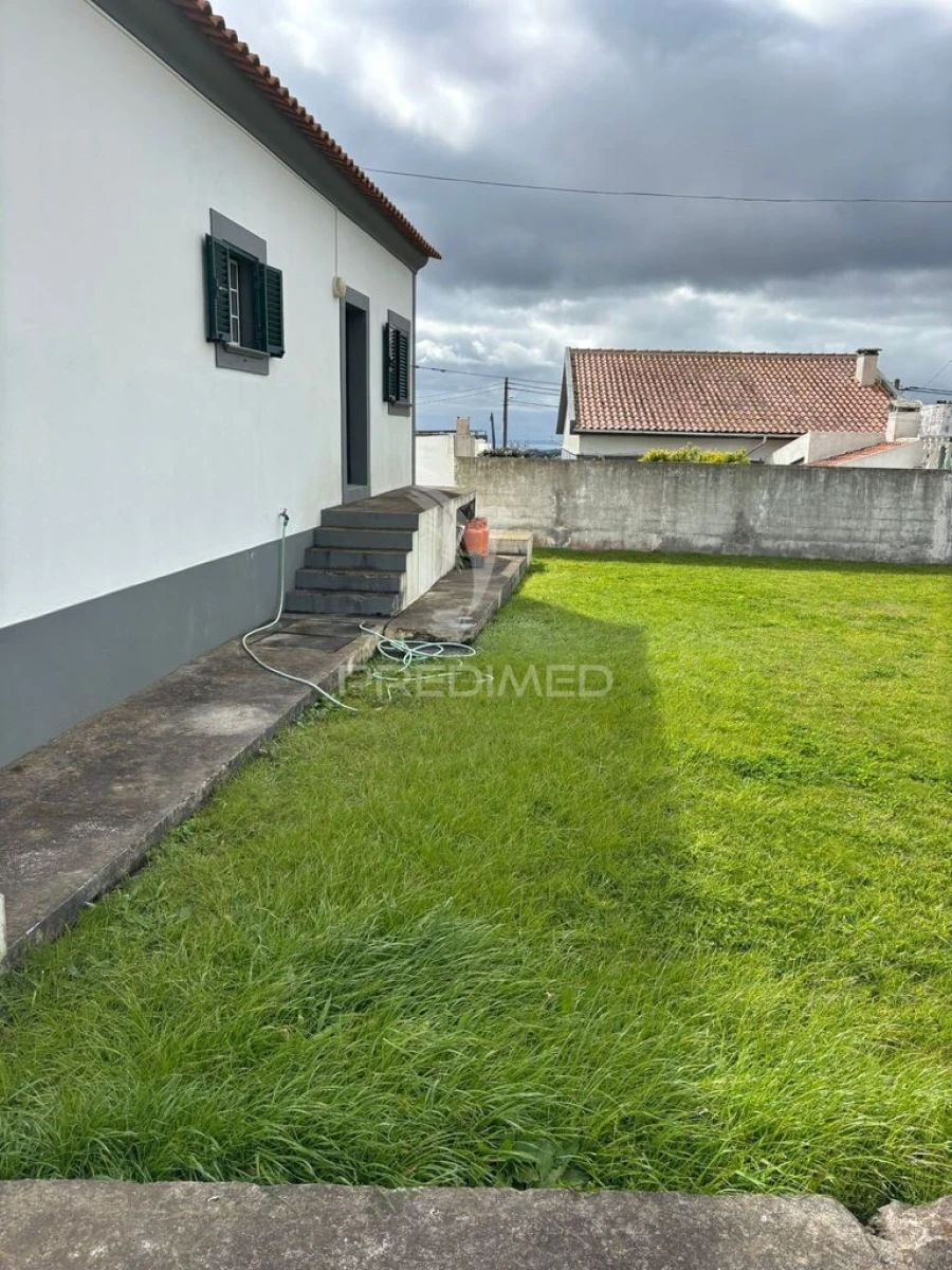 Moradia T3 para Venda em Angra (Nossa Senhora da Conceição) Foto 8