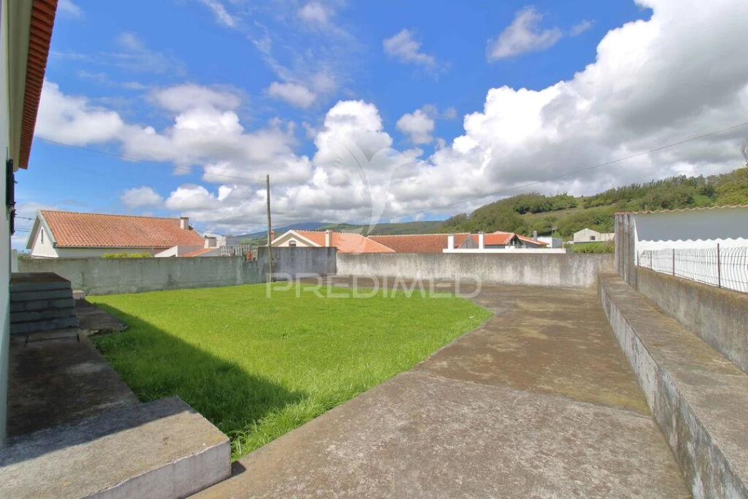Moradia T3 para Venda em Angra (Nossa Senhora da Conceição) Foto 5