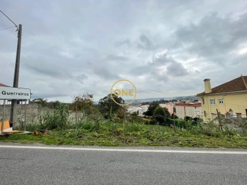 Terreno para Venda em Loures
