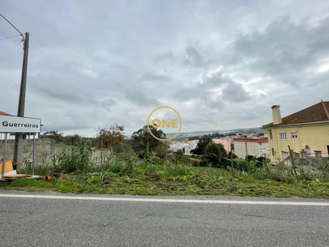 Terreno para Venda em Loures Foto 4