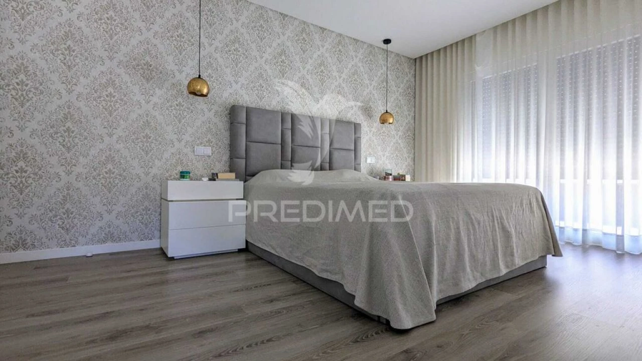 Moradia T4 para Venda em Ramada e Caneças Foto 6