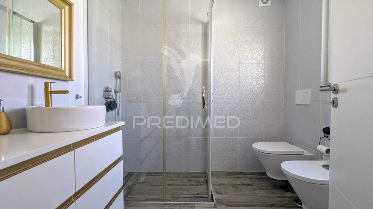 Moradia T4 para Venda em Ramada e Caneças Foto 10