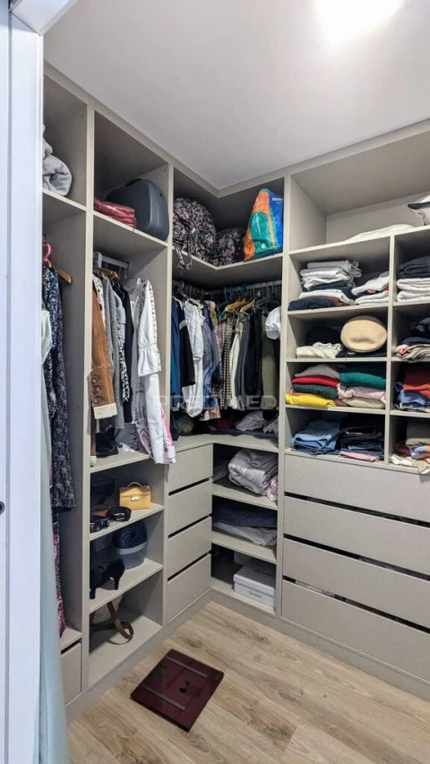 Moradia T4 para Venda em Ramada e Caneças