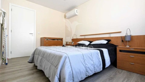 Moradia T4 para Venda em Ramada e Caneças