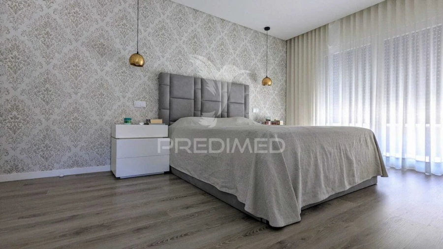 Moradia T4 para Venda em Ramada e Caneças Foto 6