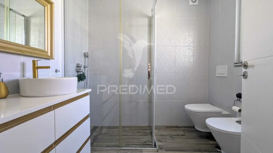 Moradia T4 para Venda em Ramada e Caneças Foto 10