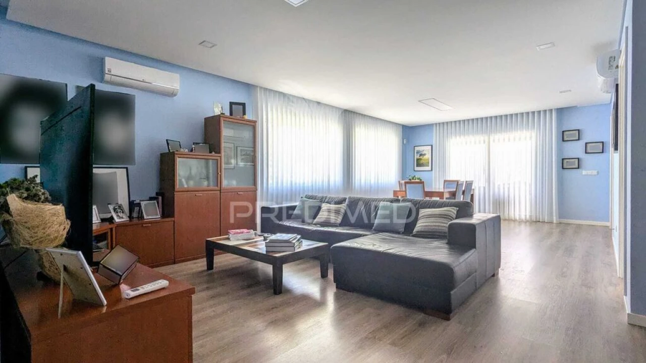 Moradia T4 para Venda em Ramada e Caneças Foto 4