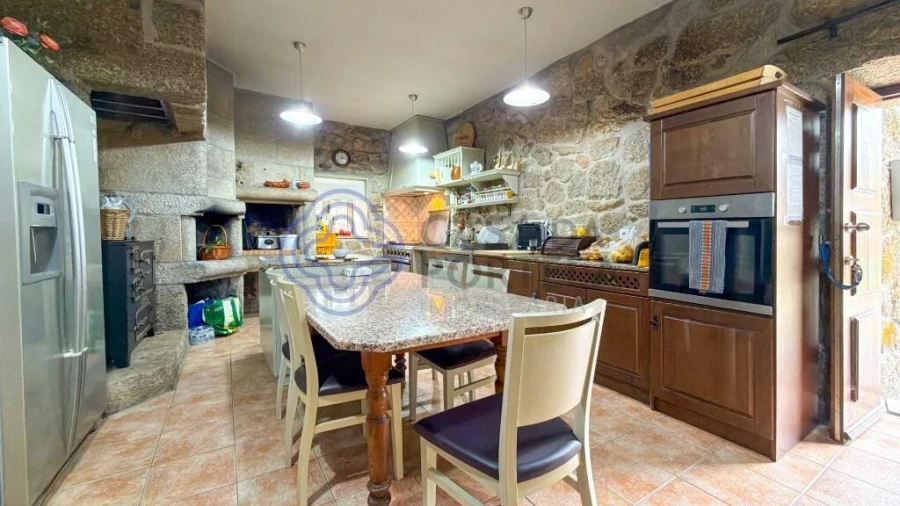 Quinta T8 para Venda em Alpendorada, Várzea e Torrão Foto 37