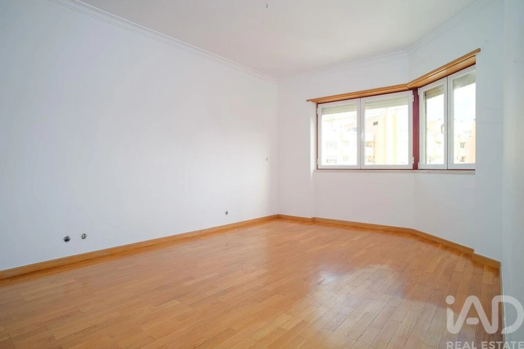 Apartamento T1 para Arrendamento em Avenidas Novas Foto 4