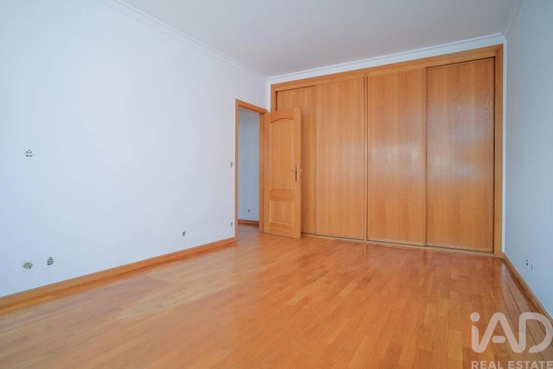 Apartamento T1 para Arrendamento em Avenidas Novas Foto 6