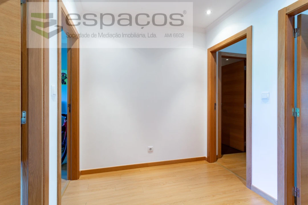 Apartamento T4 para Venda em Santa Iria de Azoia, São João da Talha e Bobadela Foto 21