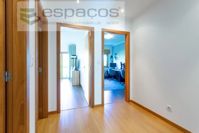 Apartamento T4 para Venda em Santa Iria de Azoia, São João da Talha e Bobadela