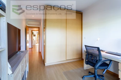 Apartamento T4 para Venda em Santa Iria de Azoia, São João da Talha e Bobadela