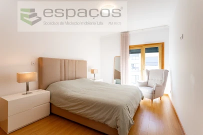 Apartamento T4 para Venda em Santa Iria de Azoia, São João da Talha e Bobadela